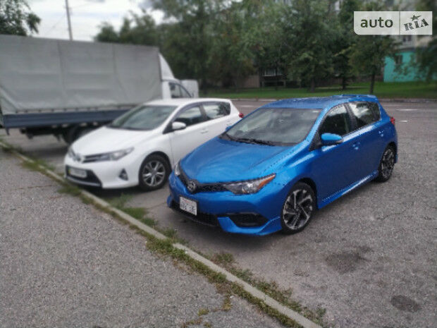 Toyota Scion 2016 року