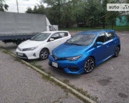 Фото на отзыв с оценкой 5 о Toyota Scion 2016 году выпуска от автора "Александр" с текстом: В семье два автомобиля Тойота Аурис и Тойота скион. Кузов один и тот же но разница между ними ощу...