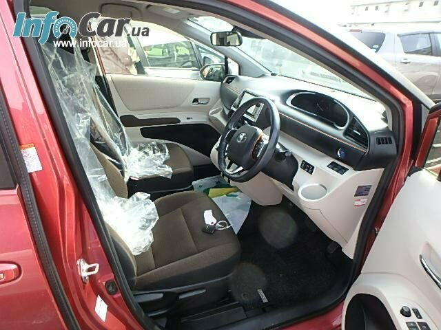 Toyota Sienna 2016 года