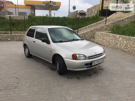 Toyota Starlet 1996 року