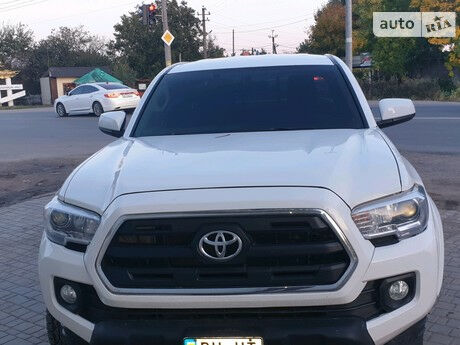 Toyota Tacoma 2016 года