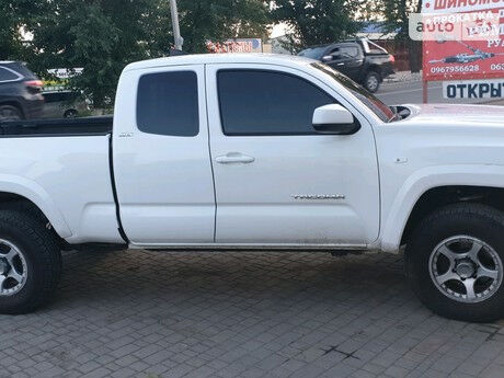 Toyota Tacoma 2016 года