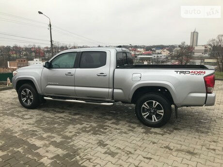 Toyota Tacoma 2016 года