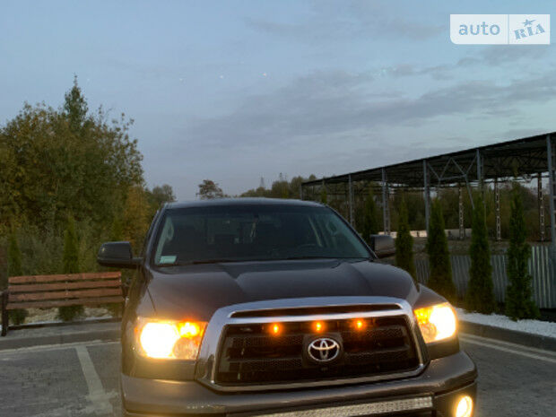 Toyota Tundra 2011 года