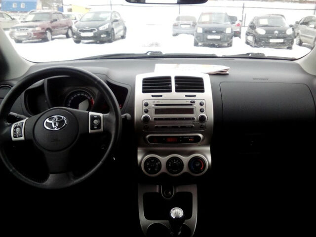 Toyota Urban Cruiser 2009 року