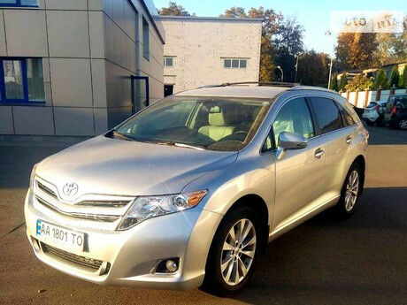 Toyota Venza 2012 року