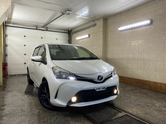 Toyota Vitz 2015 года