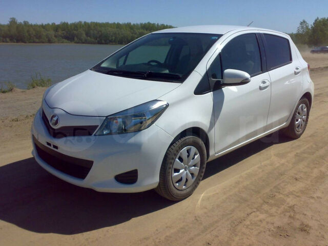 Toyota Vitz 2011 года