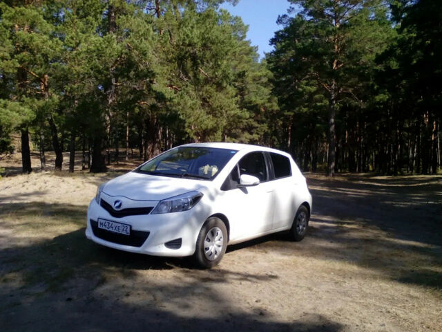 Toyota Vitz 2011 года