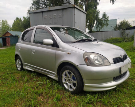 Toyota Vitz 2000 року