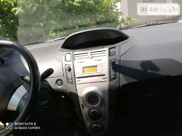 Toyota Yaris 2007 года