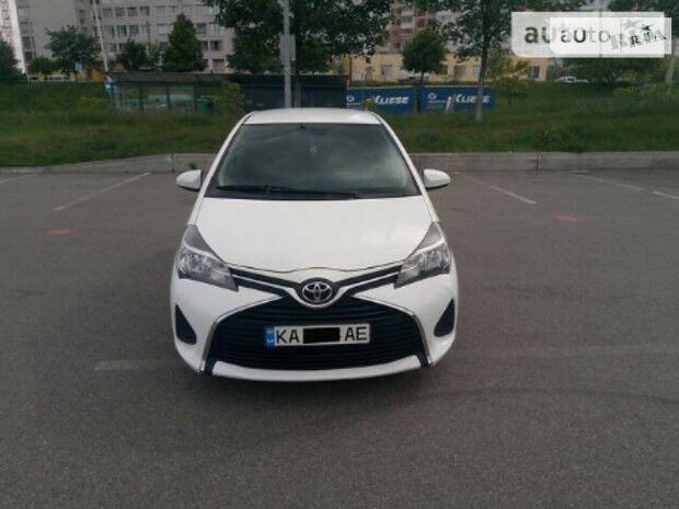 Toyota Yaris 2016 года