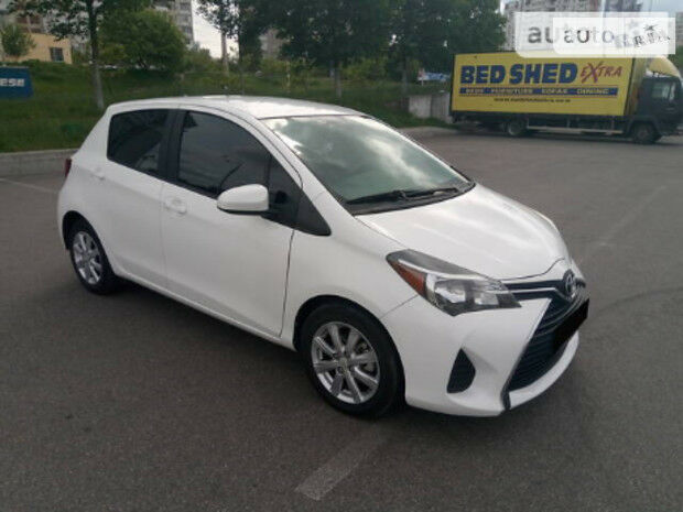 Toyota Yaris 2016 года