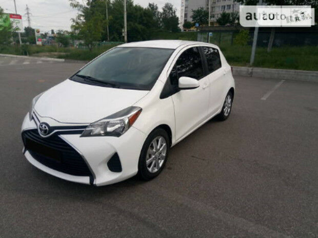 Toyota Yaris 2016 года