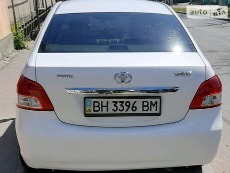 Тойота Ярис 2007 года Toyota Yaris 2007 года