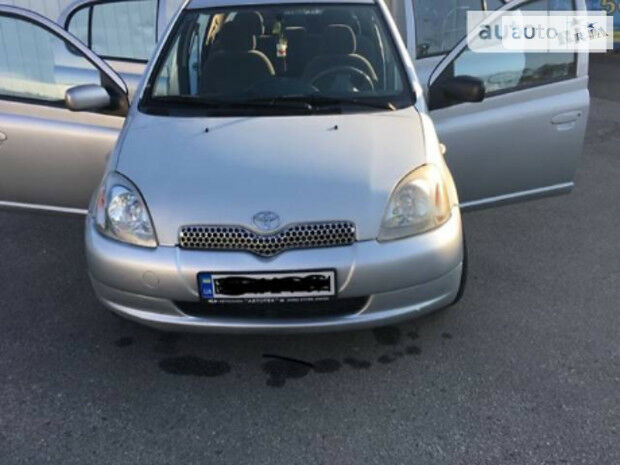 Toyota Yaris 1999 года