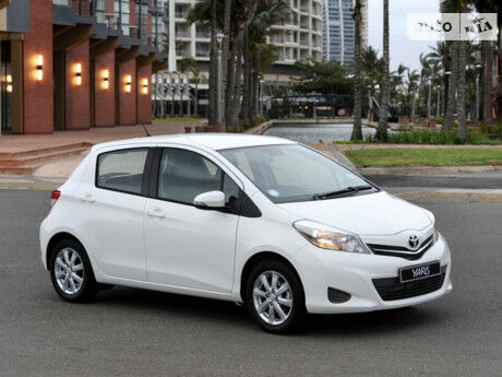Тойота Ярис 1999 года Toyota Yaris 1999 года