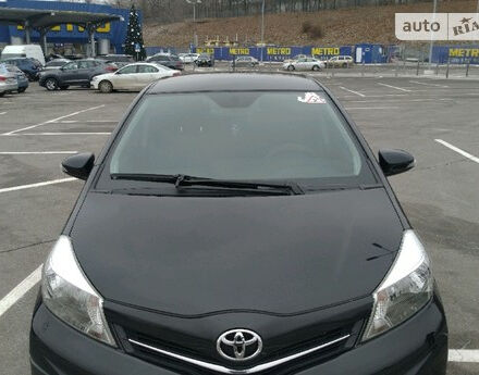 Toyota Yaris 2012 року