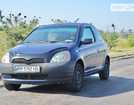 Toyota Yaris 2001 року