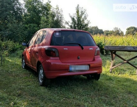 Toyota Yaris 2000 года