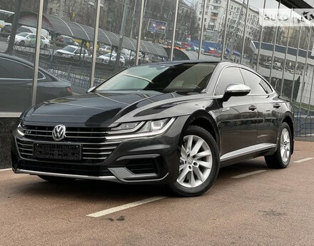 Фото на відгук з оцінкою 5   про авто Volkswagen Arteon 2017 року випуску від автора “Михайлинин Максим” з текстом: Хороший дизайн, чудова матрична оптика, в залежності від настрою, не дуже велика витрата пального...