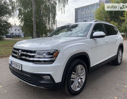 Фото на отзыв с оценкой 4.6 о Volkswagen Atlas 2018 году выпуска от автора "Александр" с текстом: Супер авто, большой семейный, стоит своих денег! Рекомендую!Сбитый, жестковатый, управление супер...