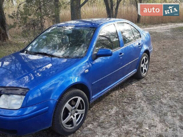 Фольксваген Бора 2000 року Volkswagen Bora 2000 року