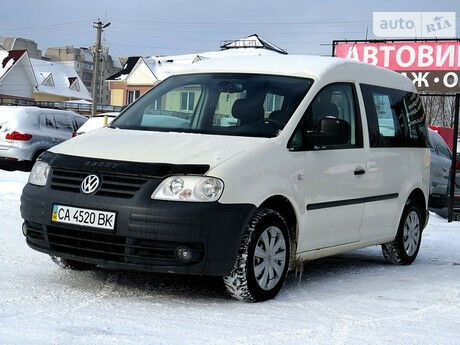 Volkswagen Caddy пасс. 2010 года