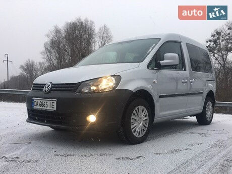 Volkswagen Caddy пасс. 2013 года