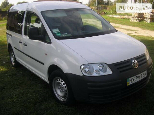 Volkswagen Caddy пасс. 2010 року