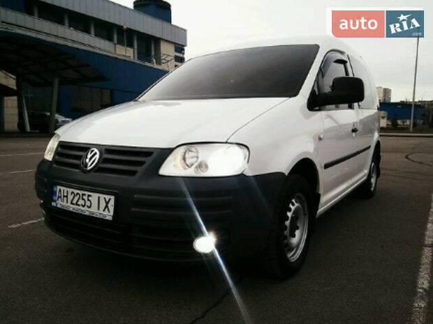 Volkswagen Caddy пасс. 2010 року