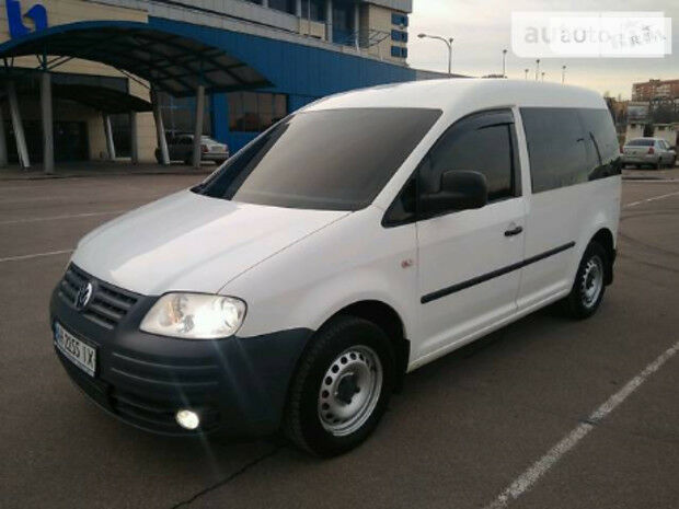 Volkswagen Caddy пасс. 2010 року