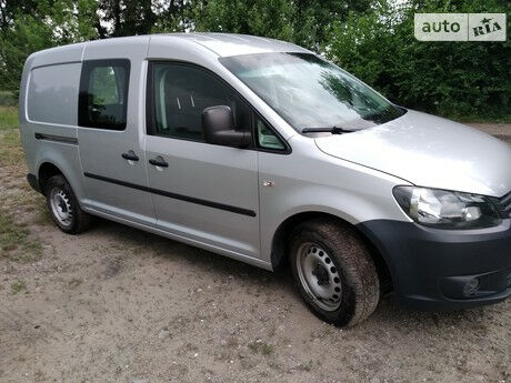 Volkswagen Caddy пасс. 2013 года