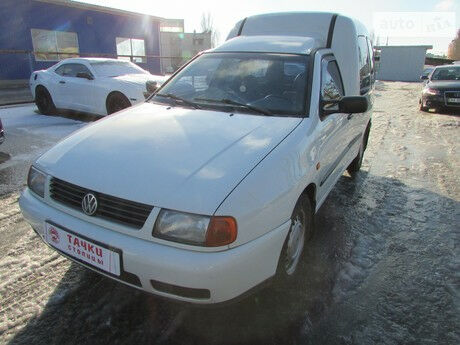 Volkswagen Caddy пасс. 2001 року