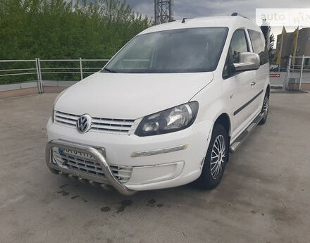 Volkswagen Caddy пасс. 2014 року