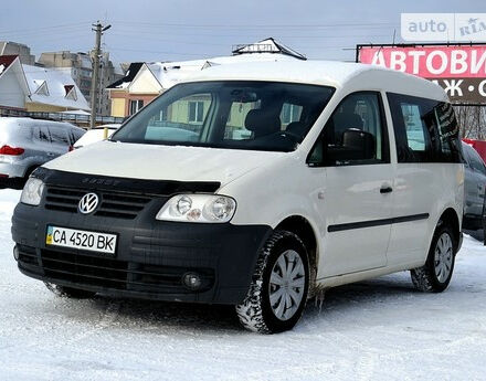 Volkswagen Caddy пасс. 2010 года