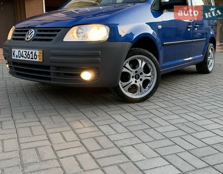 Volkswagen Caddy пасс. 2005 року