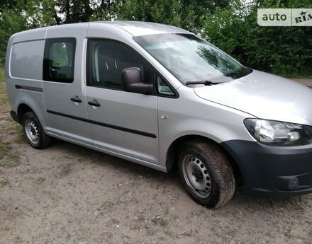 Volkswagen Caddy пасс. 2013 року