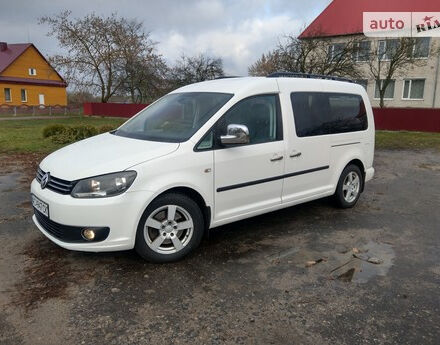 Volkswagen Caddy пасс. 2011 року