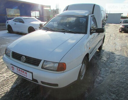 Volkswagen Caddy пасс. 2001 року