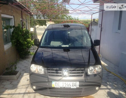 Volkswagen Caddy пасс. 2010 року