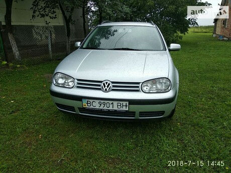 Volkswagen Golf 2001 года