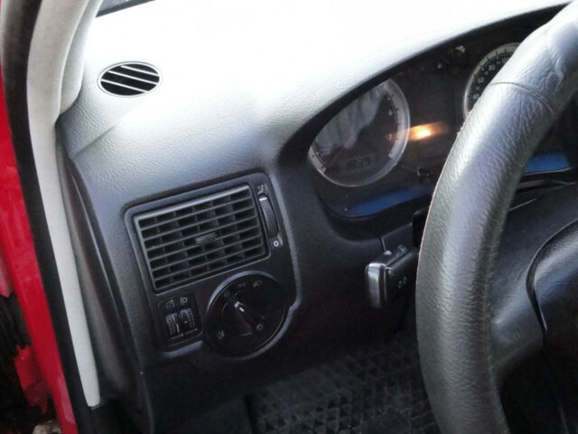 Volkswagen Golf 2003 года
