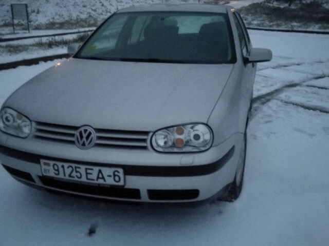 Volkswagen Golf 1998 року