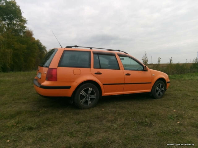 Volkswagen Golf 2001 року