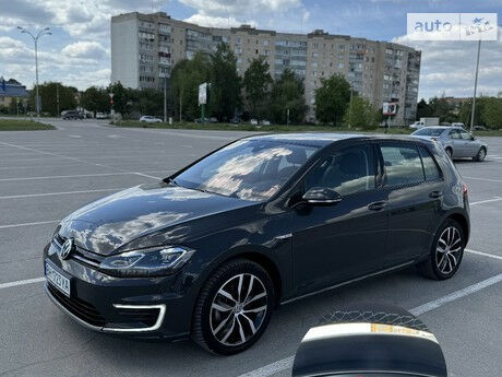 Volkswagen Golf 2019 року