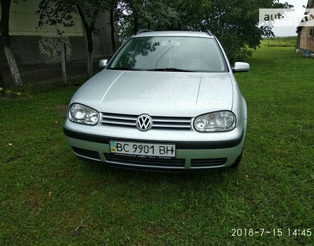 Volkswagen Golf 2001 года