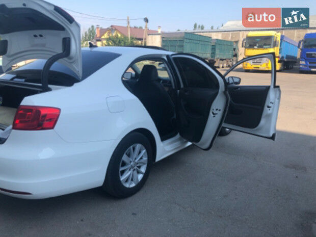 Volkswagen Jetta 2012 року