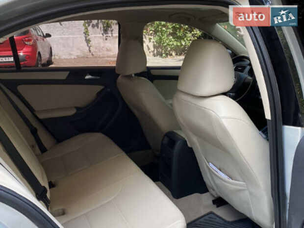 Volkswagen Jetta 2011 года