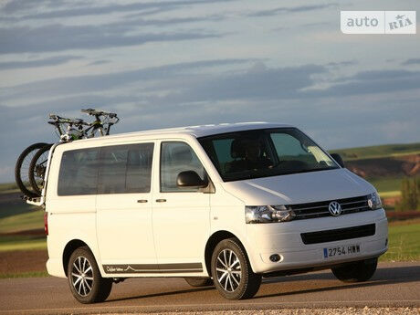 Фольксваген Мультиван 1992 року Volkswagen Multivan 1992 року